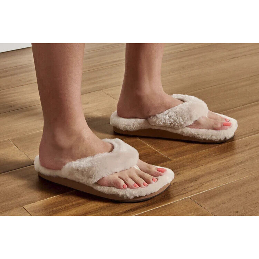 NWOT OluKai Kipe'a Heu Sandal Slippers Fuzzy Soft Wool Shearling Women's Size 10 - Picture 1 of 11